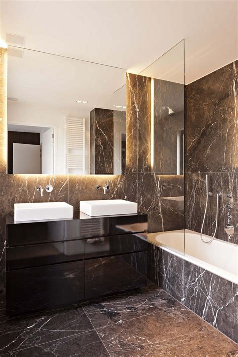 Umgestalten ein Badezimmer mit Marmor Mosaik und Kalkstein Fliesen